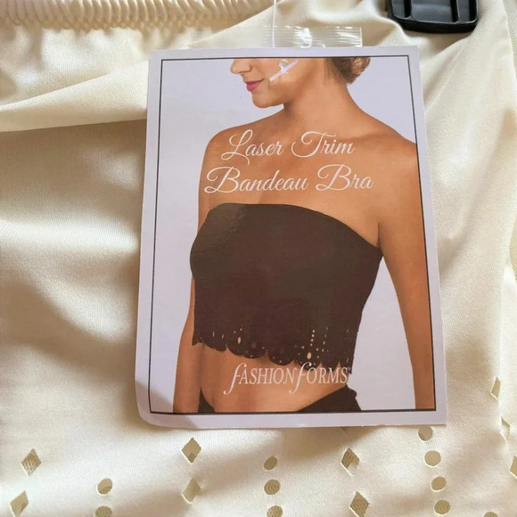 Fashion Forms Laser Cut Bandeau white Bra Size Small - Picture 1 of 9
